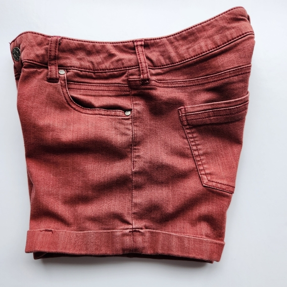 Celebrity Pink Size 7/28 Rust Colored 4 Inch Denim Style Shorts Extreme Stretch - Picture 12 of 14